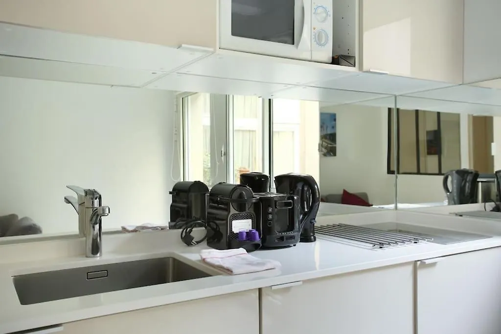 Apartment Le Marais Place Des Vosges By Prestige