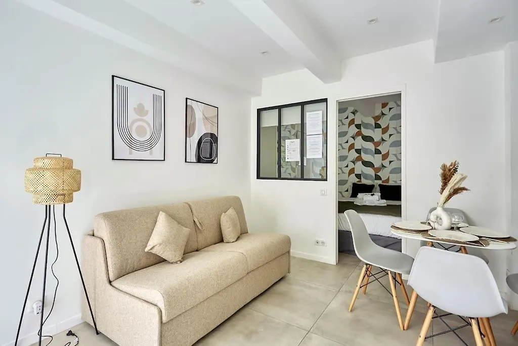 Apartment Le Marais Place Des Vosges By Prestige