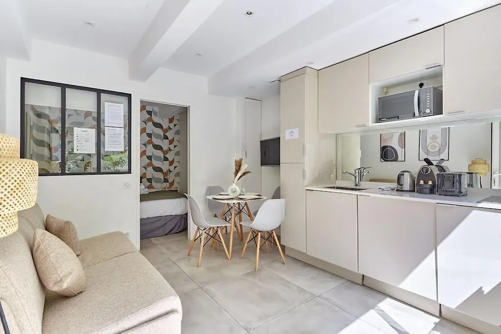 Apartment Le Marais Place Des Vosges By Prestige Paris